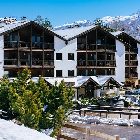 Aparthotel Des Alpes Cavalese Bagian luar foto