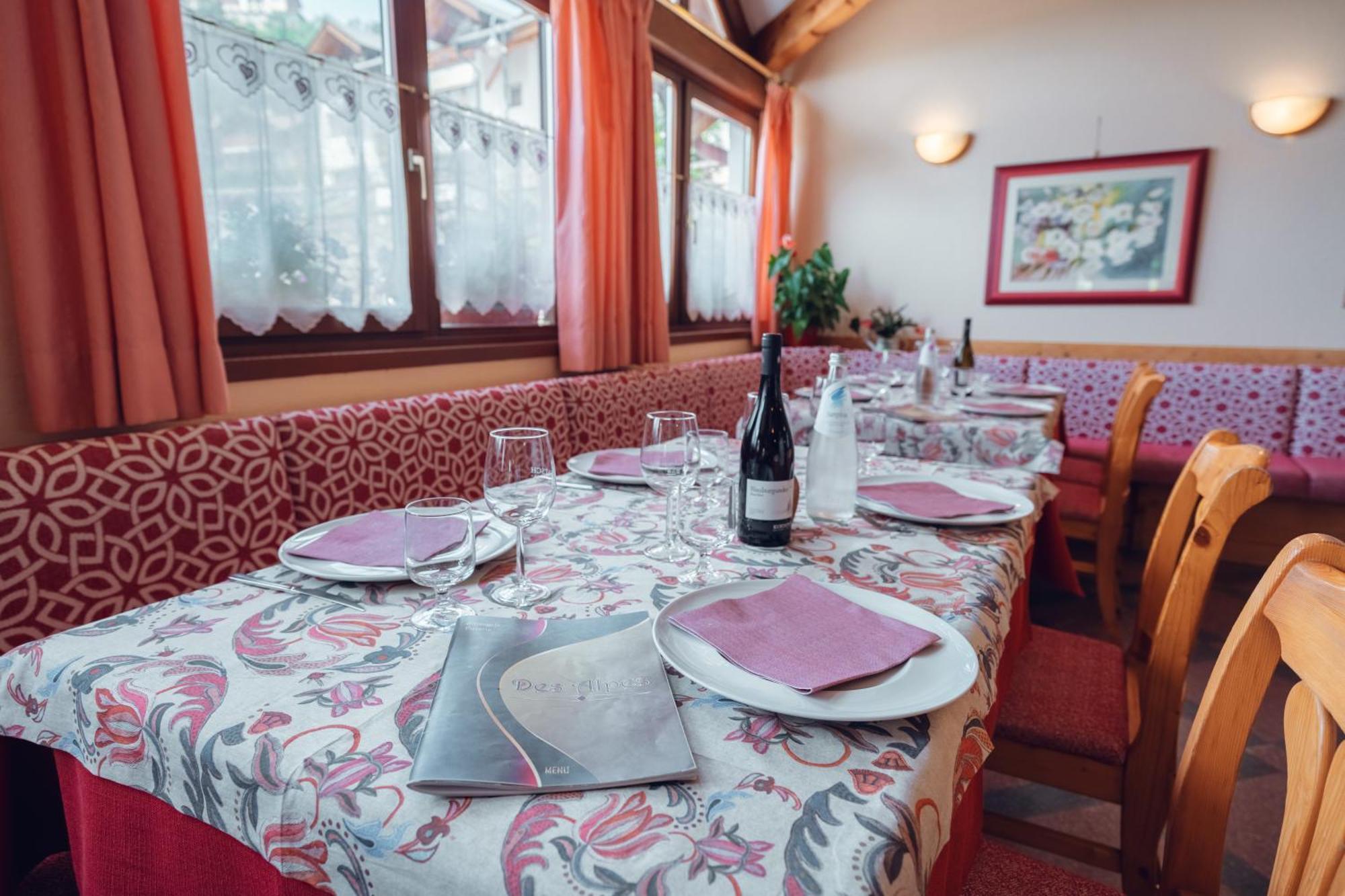Aparthotel Des Alpes Cavalese Bagian luar foto