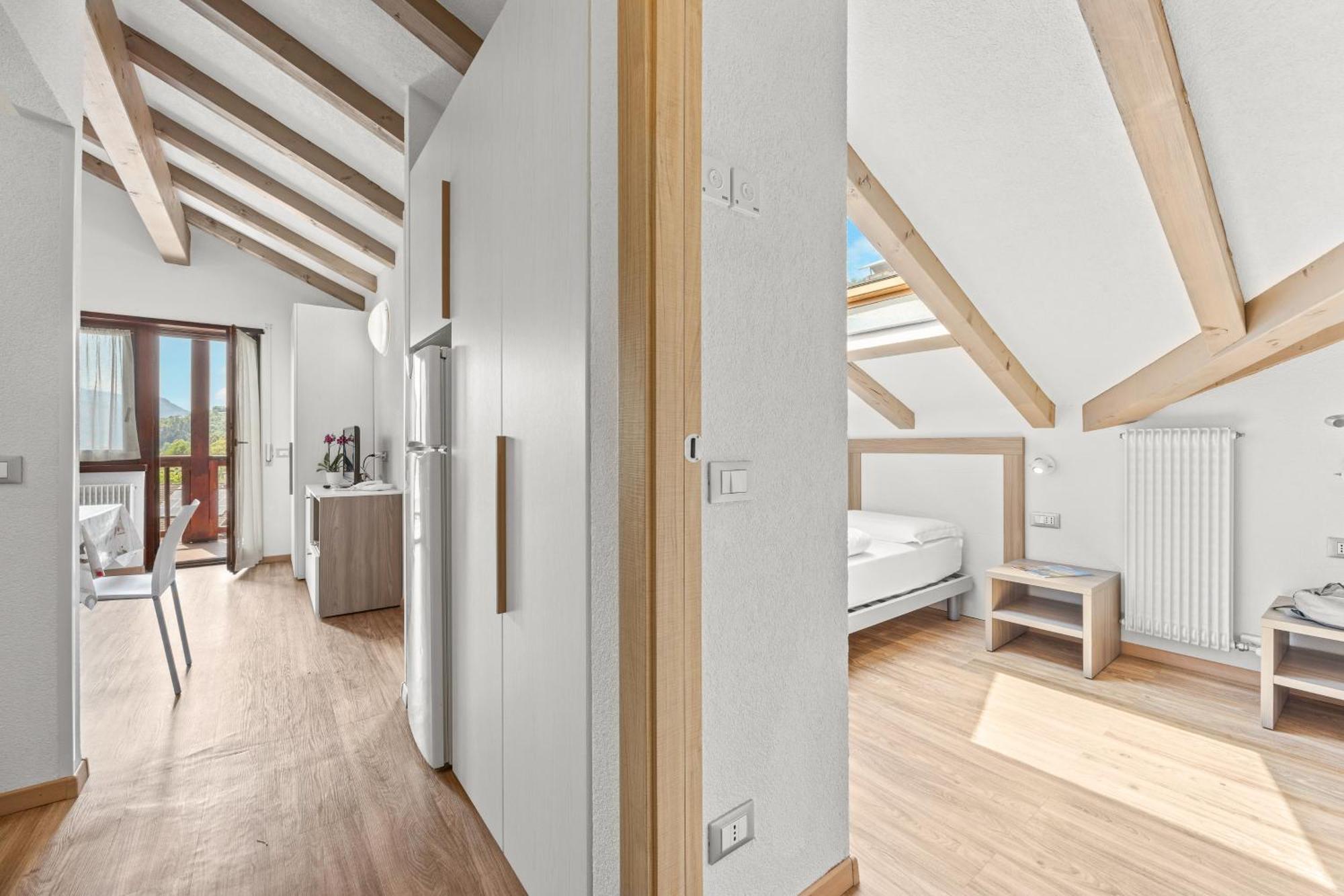 Aparthotel Des Alpes Cavalese Bagian luar foto