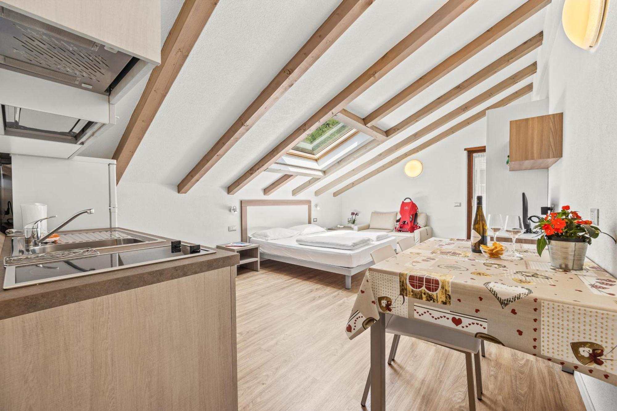Aparthotel Des Alpes Cavalese Bagian luar foto