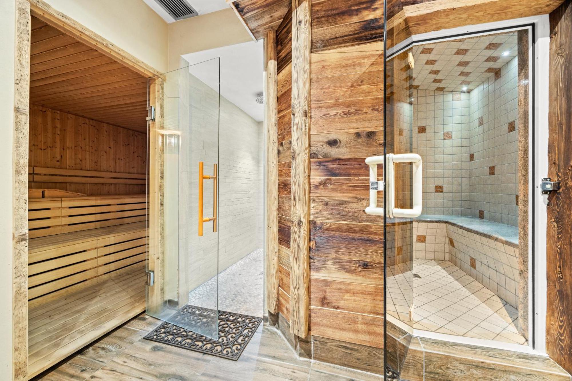Aparthotel Des Alpes Cavalese Bagian luar foto