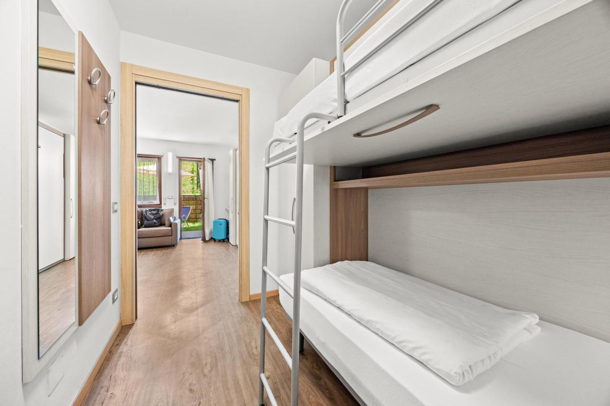 Aparthotel Des Alpes Cavalese Bagian luar foto